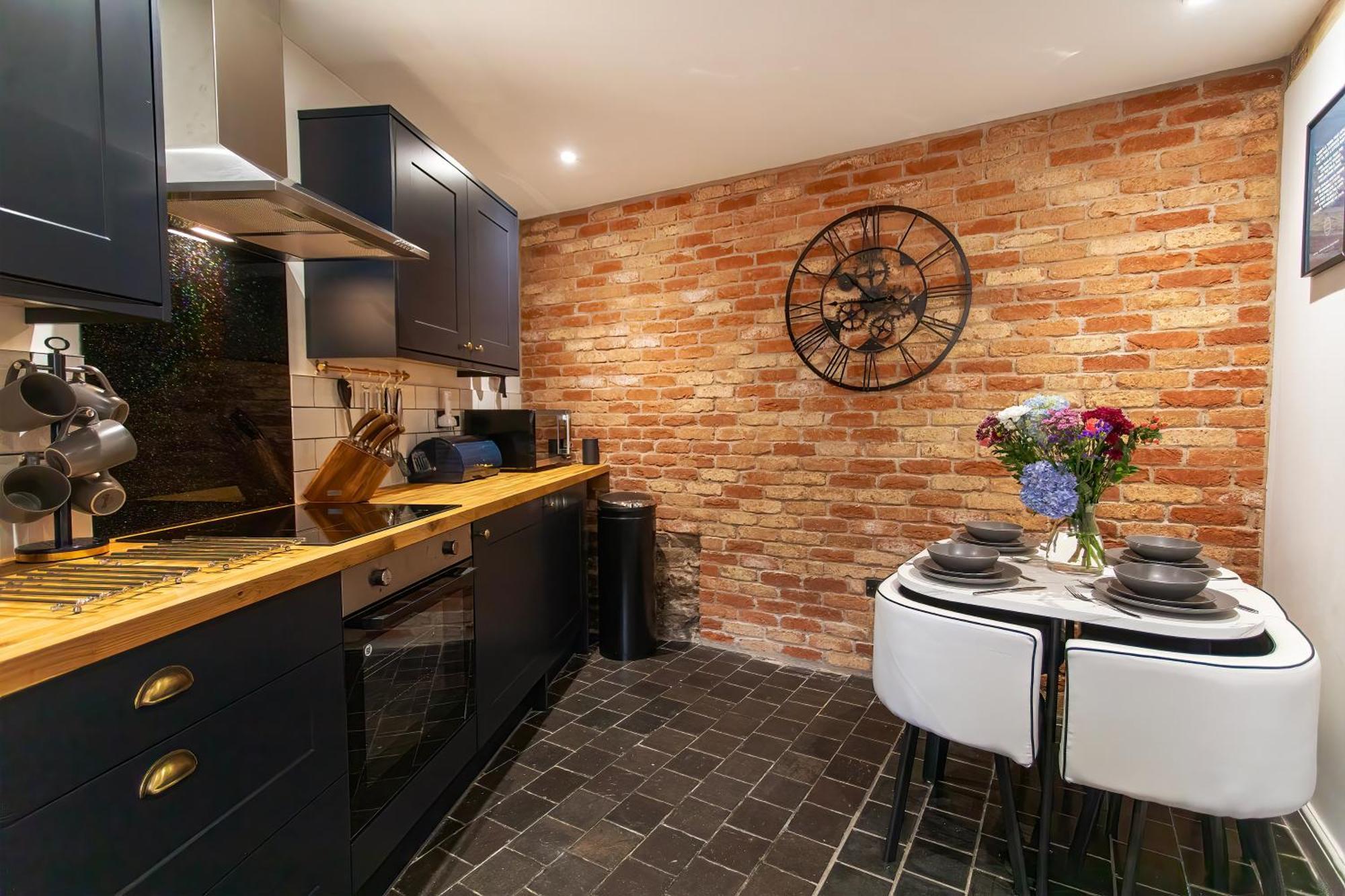 Stunning Ashbourne Town Centre Cottage Near Alton Towers Peak District Derbyshire Exterior foto